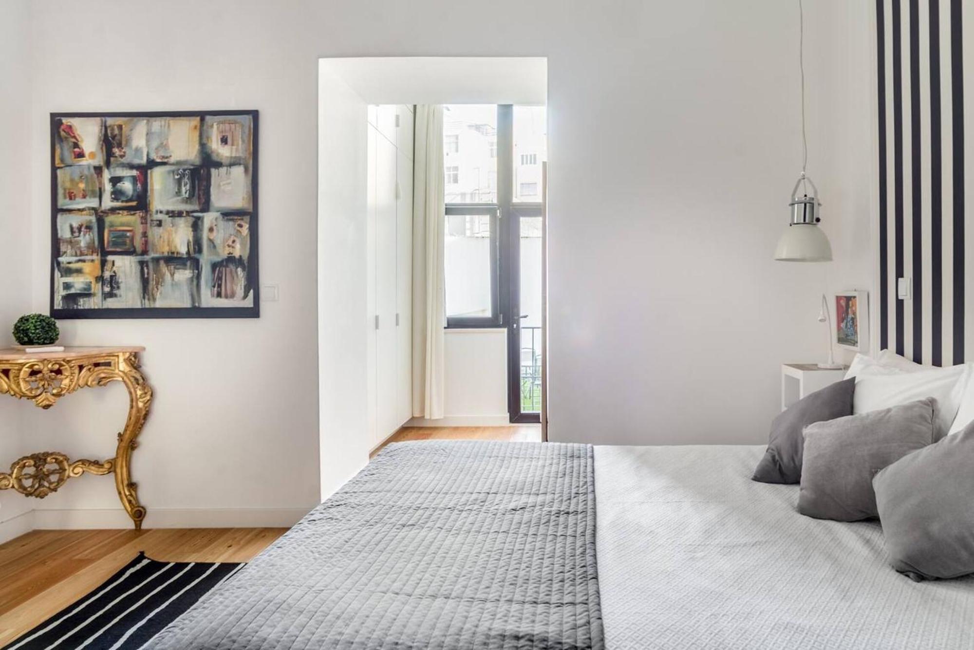 Spacious In With Terrace And Free Netflix Apartment *