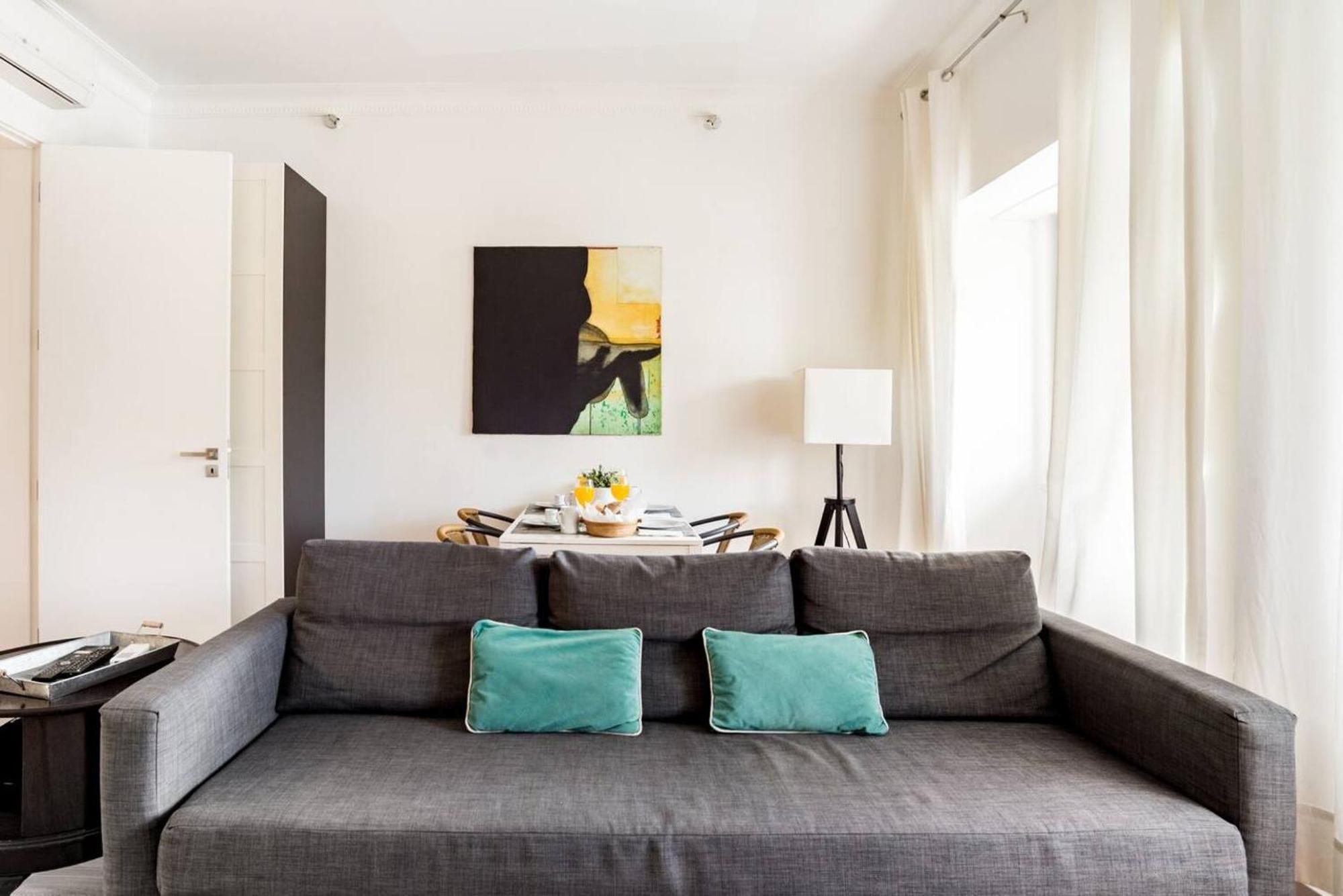 Spacious In With Terrace And Free Netflix *