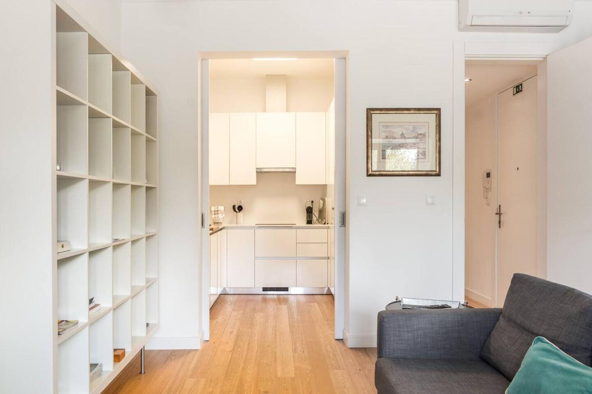 Spacious In With Terrace And Free Netflix Apartment *
