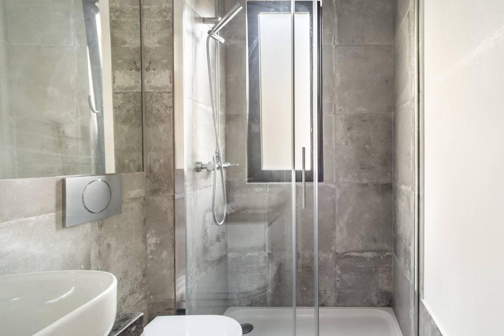 Spacious In With Terrace And Free Netflix * Lisbon