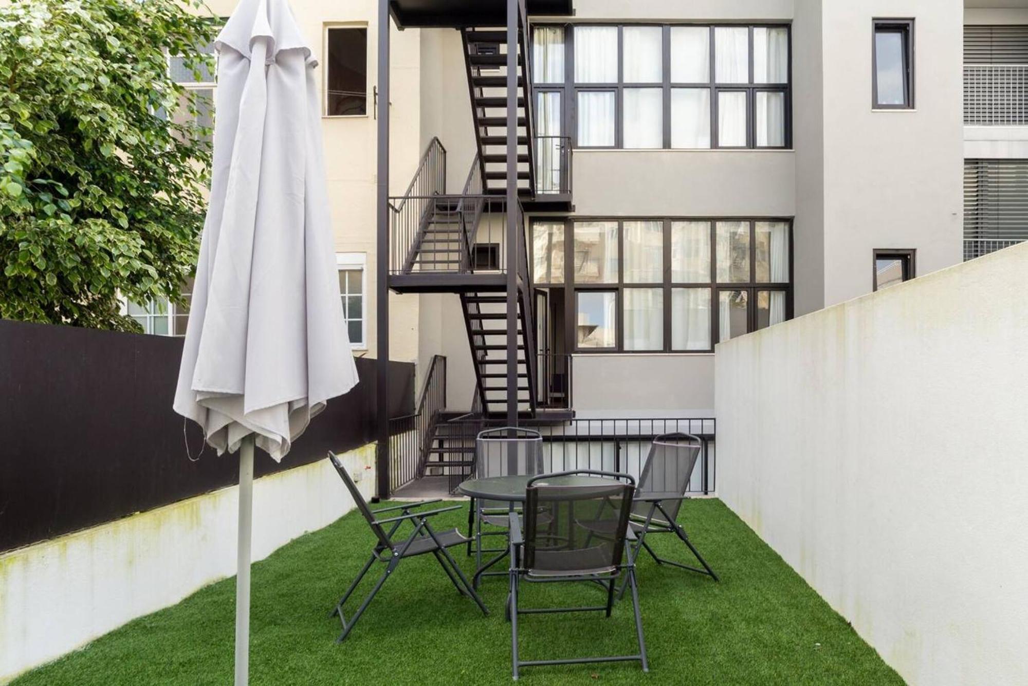 Apartment Spacious In With Terrace And Free Netflix